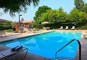 Courtyard by Marriott Fresno Airport 3*