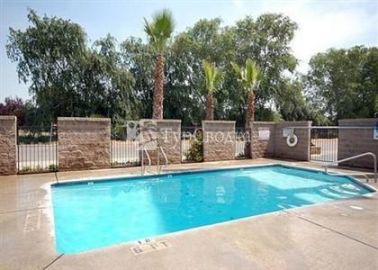 Econo Lodge North Parkway Drive 2*