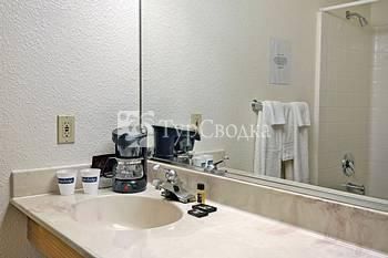 Park Lawn Hotel Fresno 2*
