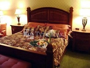 Piccadilly Inn Airport 3*