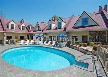 Econo Lodge Inn & Suites Gatlinburg 2*