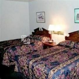 Budget Host Three Crowns Motor Lodge 2*