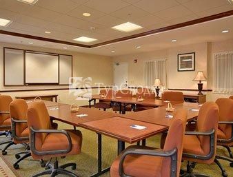 Baymont Inn & Suites Grand Rapids SW/Byron Center 3*