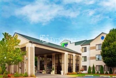 Holiday Inn Express Hotel & Suites Grand Rapids Airport 3*