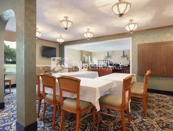 Baymont Inn & Suites Greensboro / Coliseum 3*