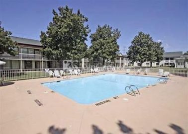 Econo Lodge & Suites Greensboro (North Carolina) 2*
