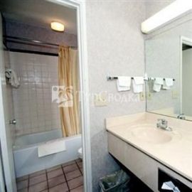 Regency Inn & Suites Greensboro (North Carolina) 2*