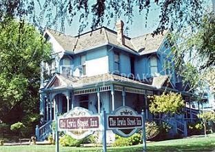 Irwin Street Inn 2*