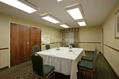 Holiday Inn Express Hotel & Suites Hartford 3*