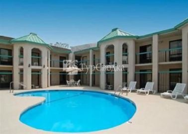 Comfort Inn Hendersonville 2*