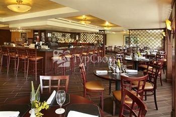 DoubleTree by Hilton Alana Waikiki Hotel 3*