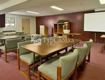 Days Inn Huntington 2*
