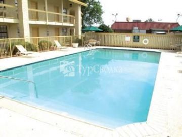 La Quinta Research Park Hotel 2*