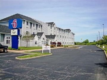 Microtel Inn & Suites Huron 2*