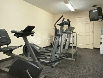 Days Inn and Suites Kokomo 2*