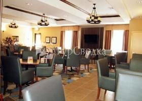 Comfort Suites Oil Center 2*