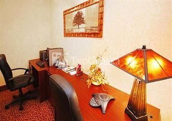 Comfort Suites Lake George 2*