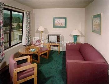 Roaring Brook Ranch & Tennis Resort 2*