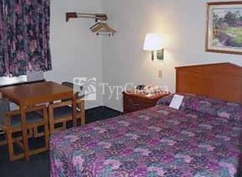 Econo Lodge Lansing 2*
