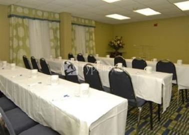 Comfort Inn & Suites Lantana 2*