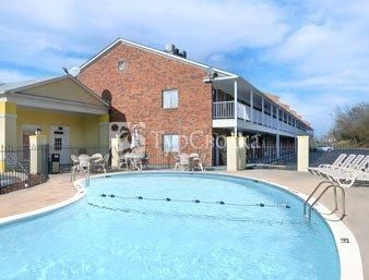 Days Inn - Lawrence 2*