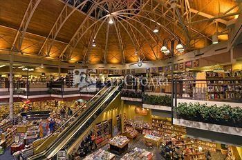 Hilton Suites Lexington Green 3*
