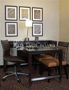 Embassy Suites Airport North Los Angeles 3*