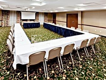 Hawthorn Suites by Wyndham Louisville East 3*