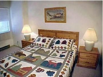 Summit Condominiums 1*
