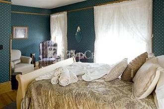 Lindsay House Bed and Breakfast 2*