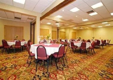 Clarion Hotel Manhattan 2*