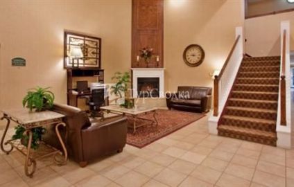 Holiday Inn Express Maryville 2*