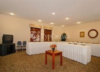 Comfort Suites Cordova 3*