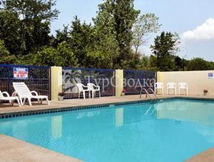 Days Inn And Suites Memphis 3*