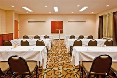 Holiday Inn Express Hotel & Suites Meridian 2*