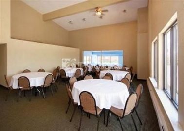 Rodeway Inn & Suites Milwaukee 3*