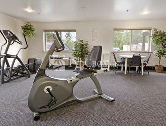 Super 8 Missoula/Reserve St 2*