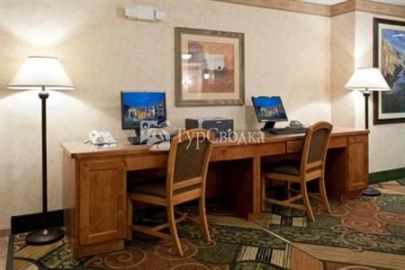 Holiday Inn Express Hotel & Suites Moab 2*