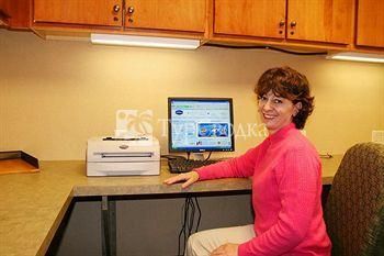 Hampton Inn & Suites Moline-Quad City International Airport 2*