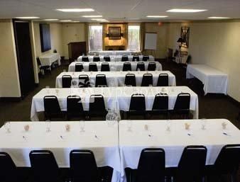 Baymont Inn & Suites Murfreesboro 3*