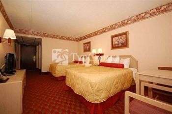 Ramada Murfreesboro 2*