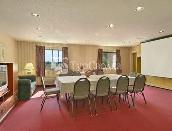 Baymont Inn and Suites Muskegon 2*