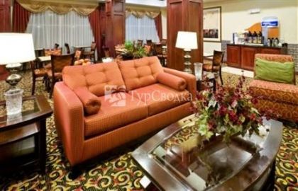 Holiday Inn Express Hotel & Suites New Boston 2*