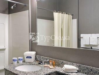 Howard Johnson Inn Yankee Stadium 2*