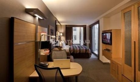 The Jewel Facing Rockefeller Center 3*