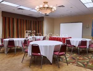 Ramada Newark / Wilmington 2*