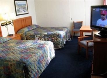 Newport Channel Inn 2*