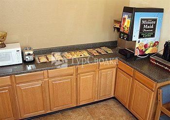 Econo Lodge Newton 2*