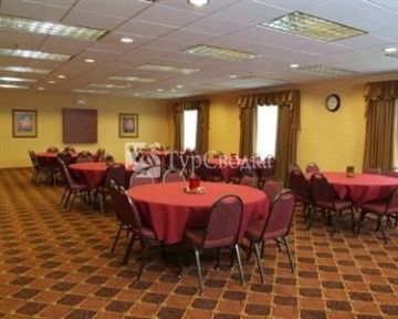 Country Inn & Suites Northwood 3*