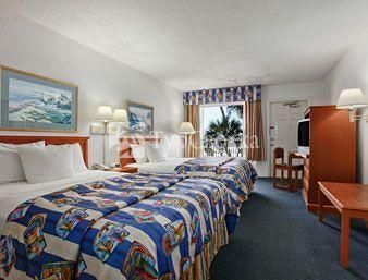 Mainsail Inn & Suites 2*